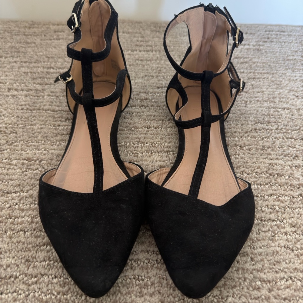 Charlotte Russe Black Faux Suede T-Strap Pointed Toe Flats — Size 7